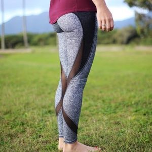 Lululemon Tranquil Tight Rio Mist Black White
